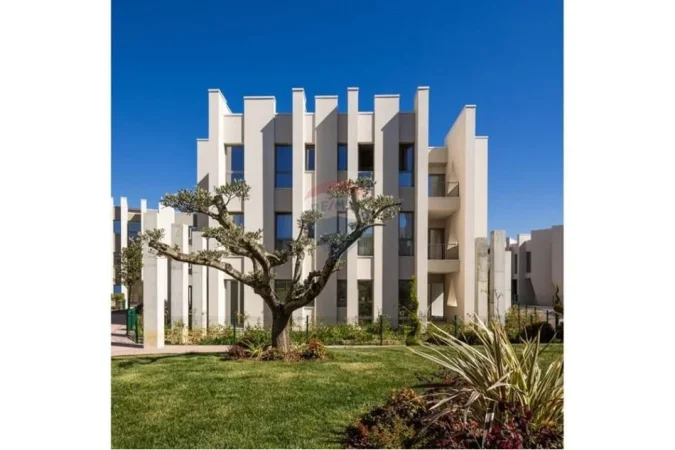 Tirane, jepet me qera apartament 2+1 , 135 m² 1.200 €