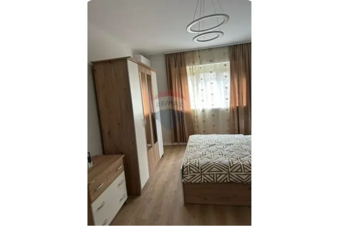 Tirane, jepet me qera apartament 1+1 , 70 m² 810 € (Sheshi Skënderbej)