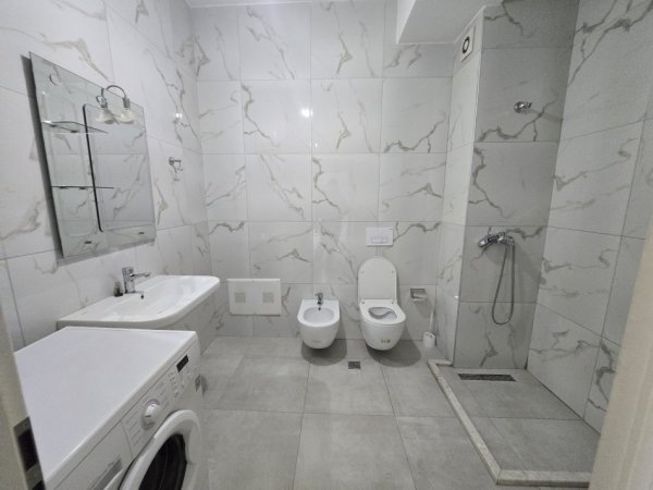 Tirane, jap me qera apartament 1+1+Ballkon Kati 2, 87 m² 32.000 leke Ali Demi , Kompleksi Mangalem 21