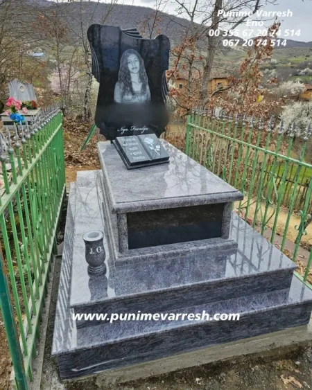 Tirane, ofroj Punime Varresh Eno - Varr Granit i zi + Granit Gri - Pikture e gdhendur ne granit