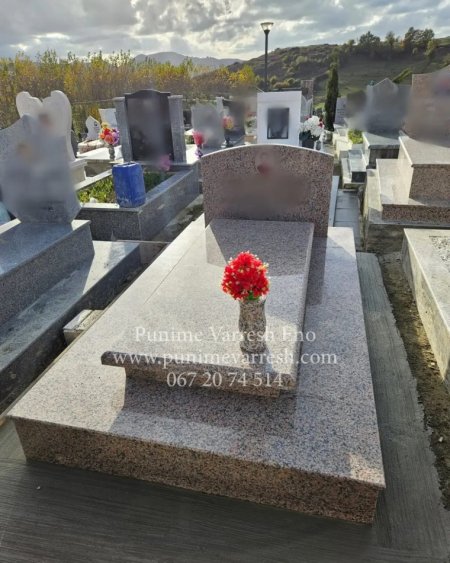 Tirane, ofroj Punime Varresh Eno - Varr Granit i zi + Granit Gri - Pikture e gdhendur ne granit