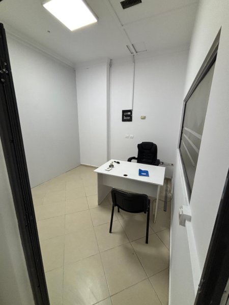 Tirane, jepet me qera zyre Kati 2, 165 m² 2.000 € (Perball Delijorgjit)