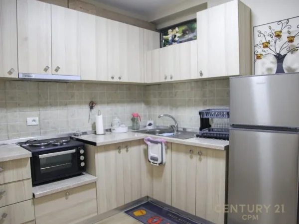 Tirane, jepet me qera apartament 2+1 Kati 2, 53 m² 600 € (Shkolla Andon Zako Cajupi)