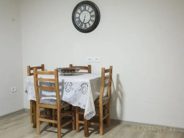 Tirane, jepet me qera apartament 2+1 Kati 2, 53 m² 600 € (Shkolla Andon Zako Cajupi)