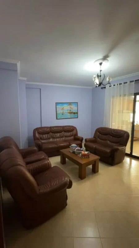 Tirane, jepet me qera apartament 1+1+Aneks+Ballkon Kati 3, 61 m² (Rruga Milto Sotir Gurra)