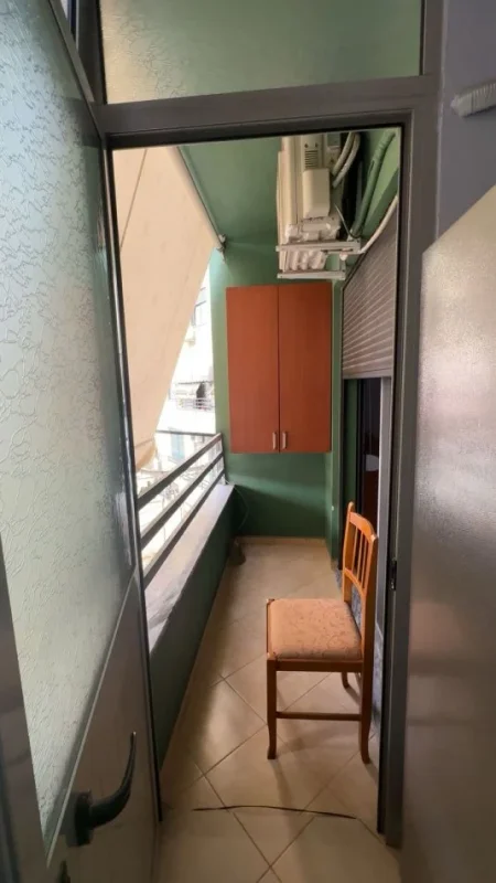 Tirane, jepet me qera apartament 1+1+Aneks+Ballkon Kati 3, 61 m² (Rruga Milto Sotir Gurra)