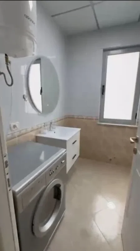 Tirane, jepet me qera apartament 1+1 Kati 2, 600 € (Ish Parku)