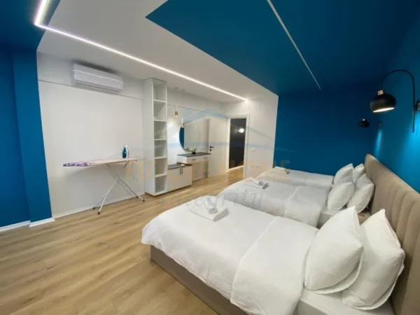 Tirane, jepet me qera apartament duplex 2+1 Kati 2, 100 m² 1.200 € (QENDER)