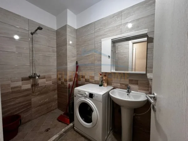 Durres, jepet me qera apartament 2+1 Kati 9, 79 m² 450 € (Lagjia 12, Durrës)