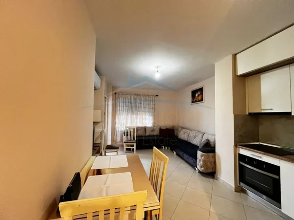 Durres, jepet me qera apartament 2+1 Kati 9, 79 m² 450 € (Lagjia 12, Durrës)