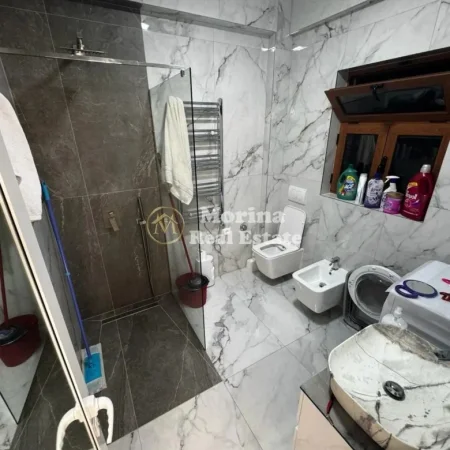 Tirane, jepet me qera shtepi 2+1 Kati 3, 100 m² 630 € (Sauk)