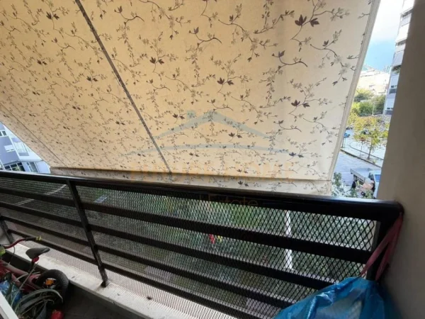 Tirane, shitet apartament 2+1+Ballkon Kati 2, 100 m² 300.000 € (Komuna e Parisit)