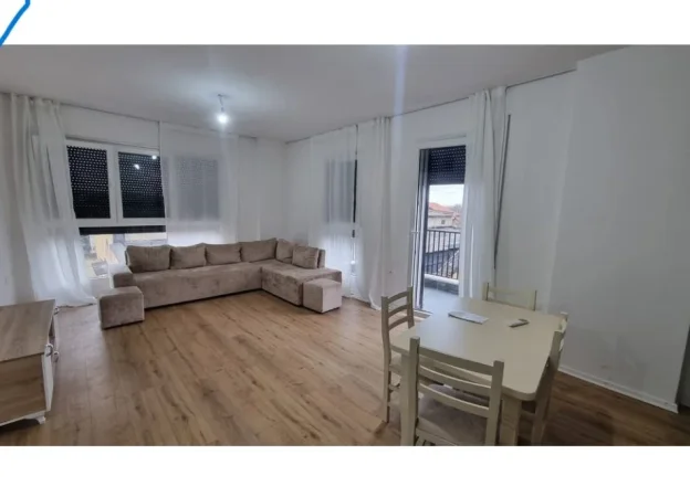 Tirane, jepet me qera apartament 2+1+2+Ballkon Kati 2, 100 m² 620 € (Don Bosko, Trio Towers Residence)