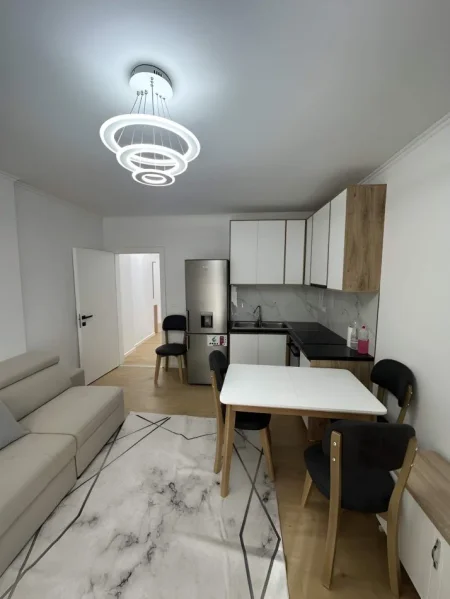 Tirane, jepet me qera apartament 2+1+Ballkon Kati 4, 89 m² 600 € (Don Bosko (mbrapa bar Artistit))