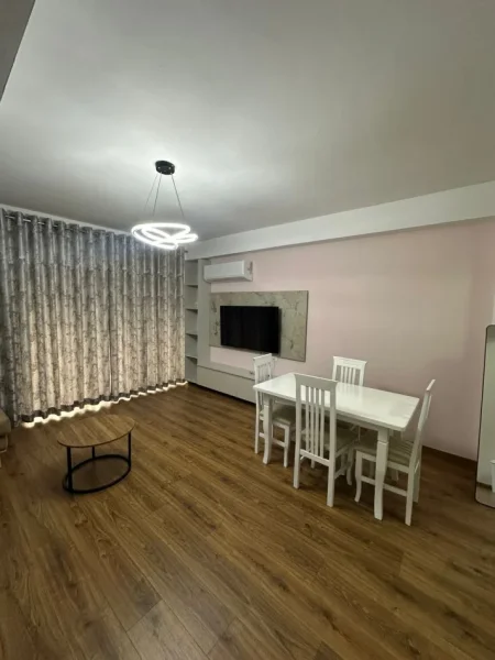 Tirane, jepet me qera apartament 1+1 , 80 m² 700 € 