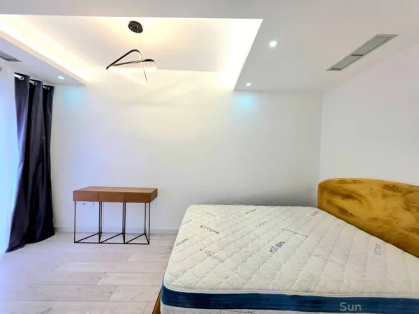 Tirane, jepet me qera apartament 2+1 Kati 4, 123 m² 1.300 € (Shyqyri Brari)