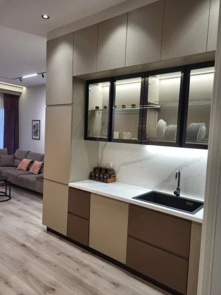 Tirane, jepet me qera apartament 2+1 Kati 4, 100 m² 900 € (Ministria e Jashtme)