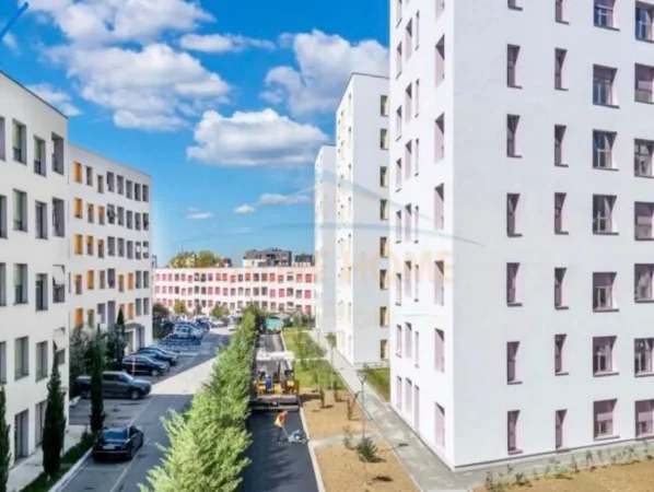 Tirane, shitet apartament 1+1+Ballkon Kati 8, 46 m² 89.000 € (Ali Demi, Kompleksi Kadiu)