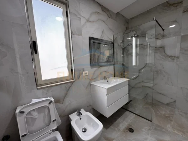 Durres, shitet apartament 2+1+Ballkon Kati 9, 114 m² 145.000 € 