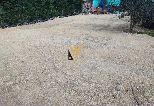 Tirane, jepet me qera ambjent biznesi Kati 0, 250 m² 600 € (KOMBINAT)