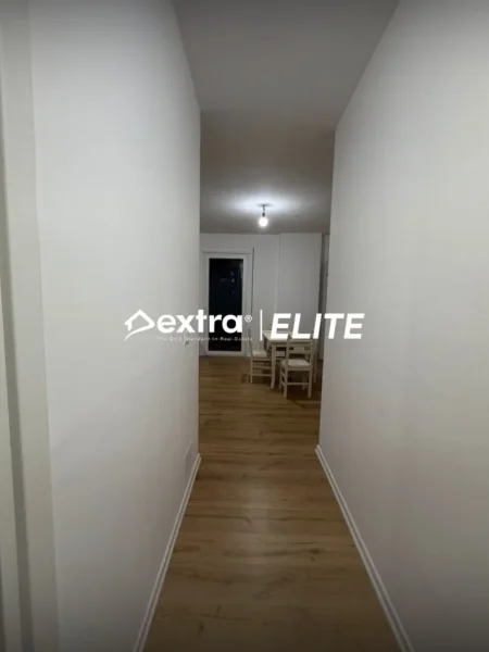 Tirane, jepet me qera apartament 2+1+Aneks+Ballkon Kati 2, 100 m² 600 € (Trio Towe)