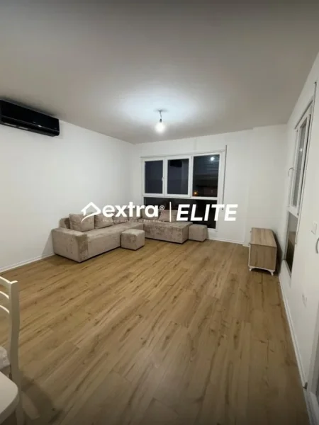 Tirane, jepet me qera apartament 2+1+Aneks+Ballkon Kati 2, 100 m² 600 € (Trio Towe)