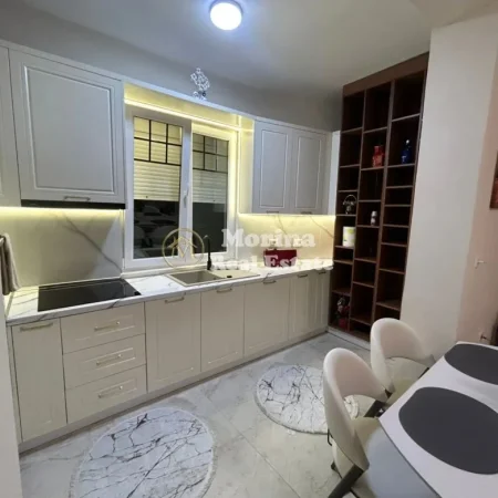 Tirane, jepet me qera shtepi 1+1 Kati 1, 65 m² 500 € (Spitali Amerikan 2)