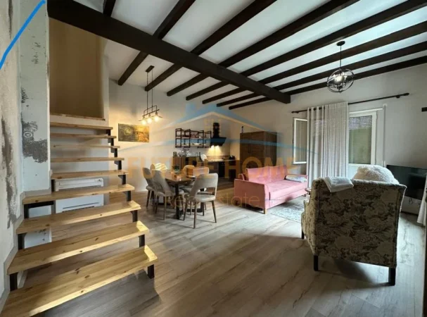 jepet me qera Vile 2 Katshe Kati 0, 250 m² 1.800 € (Petrele)