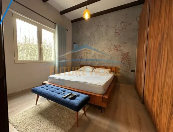 jepet me qera Vile 2 Katshe Kati 0, 250 m² 1.800 € (Petrele)