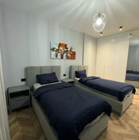 Tirane, jepet me qera apartament 2+1 Kati 3, 100 m² 1.500 € 