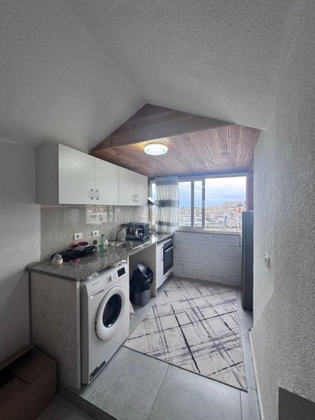 Tirane, jepet me qera apartament 1+1+Ballkon Kati 5, 50 m² 300 € (Rruga Thesarit Fresk Tiranë)