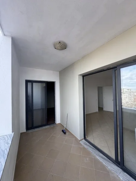 Tirane, jepet me qera apartament 1+1+Ballkon, BOSH, Kati 8, 65 m² 400 € (Pranë Rrethit Astir, Tiranë.)