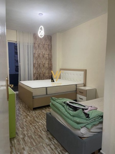 Tirane, jepet me qera apartament 1+1+Ballkon Kati 3, 72 m² 450 € (ASTIR)