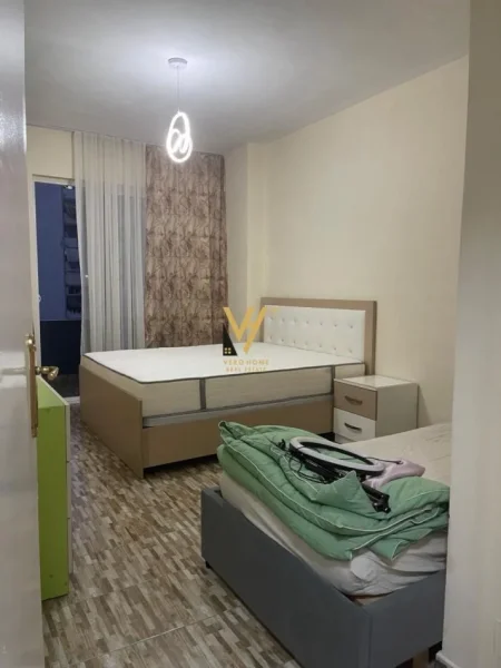 Tirane, jepet me qera apartament 1+1+Ballkon Kati 3, 72 m² 450 € (ASTIR)