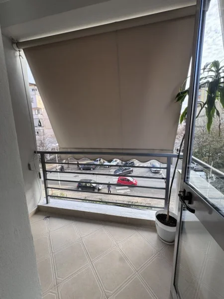 Tirane, jepet me qera apartament 1+1+Ballkon Kati 2, 60 m² 600 € (Pranë Report TV)