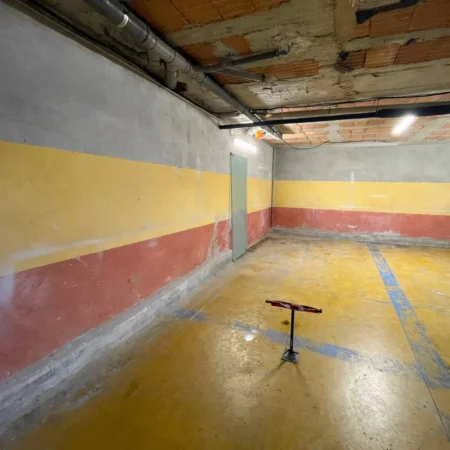 Tirane, jepet me qera apartament 2+1+Ballkon Kati 4, 113 m² 800 € (Liqeni i thate)