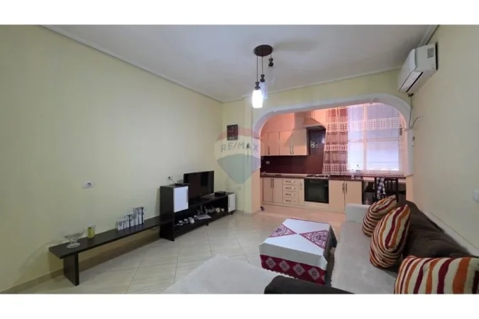 Vlore, shitet apartament 1+1+Ballkon Kati 5, 75 m² 99.000 € (PRANË KISHËS ORTODOKSE, VLORË)