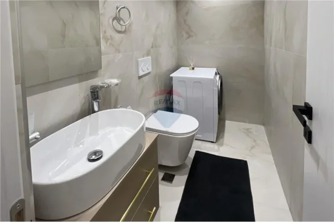 Tirane, jepet me qera apartament Dublex Kati 3, 93 m² 1.200 € (Qender)