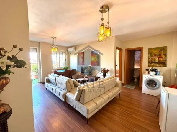 Durres, shitet apartament 1+1+Ballkon Kati 4, 76 m² 90.000 € (Golem)