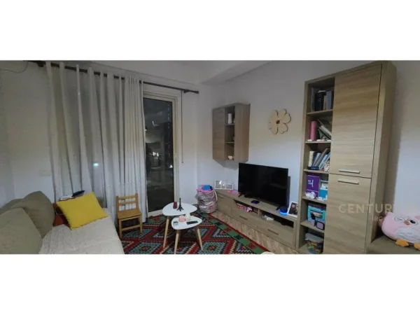 Tirane, shitet apartament 1+1+Aneks+Ballkon Kati 3, 65 m² 120.000 € (rruga e kavajes)