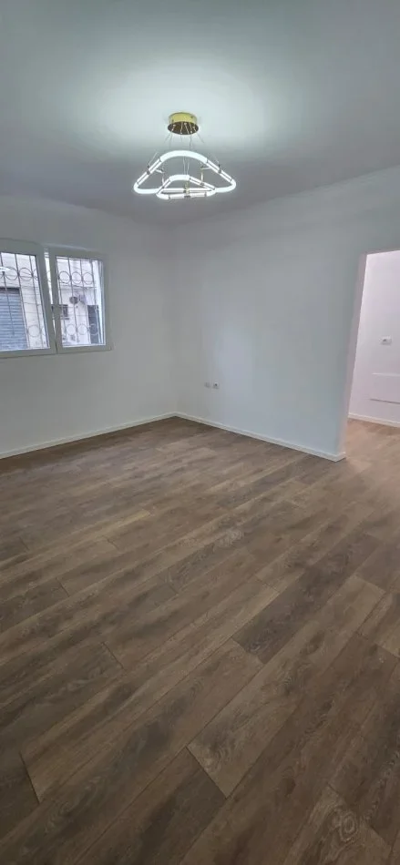 Tirane, shes apartament 1+1 Kati 1, 57 m² 137.000 € (Ali Demi)