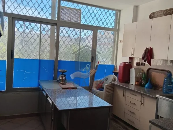 Durres, jepet me qera lokal Kati 0, 65 m² 400 € (Plazh Iliria)