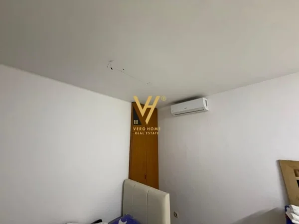 Tirane, jepet me qera apartament 2+1+Ballkon Kati 2, 80 m² 600 € (RRUGA E KAVAJES)