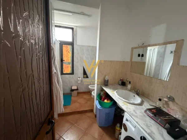 Tirane, jepet me qera apartament 2+1+Ballkon Kati 2, 80 m² 600 € (RRUGA E KAVAJES)