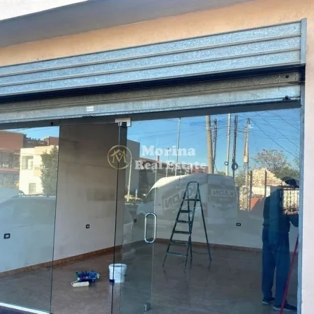 Tirane, jepet me qera ambjent biznesi Kati 1, 40 m² 300 € (21 Dhjetori)