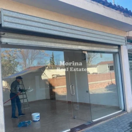 Tirane, jepet me qera ambjent biznesi Kati 1, 40 m² 300 € (21 Dhjetori)