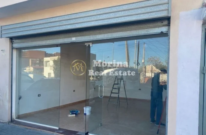 Tirane, jepet me qera ambjent biznesi Kati 1, 40 m² 300 € (21 Dhjetori)