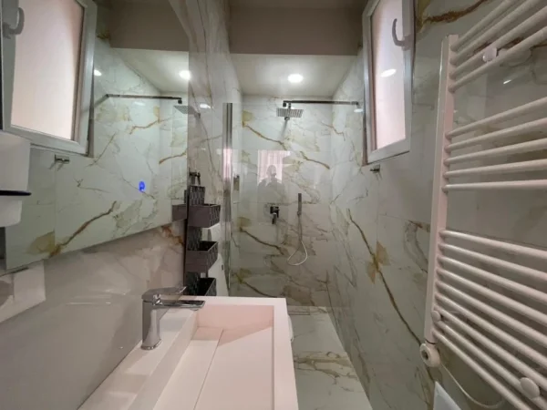 Tirane, jepet me qera apartament 1+1 Kati 2, 70 m² 600 € (Delijorgji.)