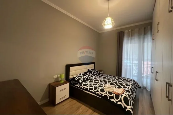 Tirane, jepet me qera apartament 1+1+Ballkon Kati 6, 75 m² 790 € (kompleksui Delijorgji)