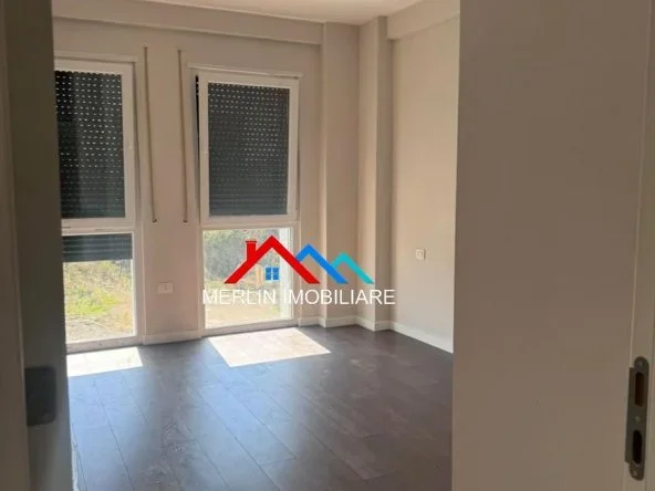 Tirane, jepet me qera apartament 2+1+Ballkon Kati 2, 125 m² 650 € (RRUGA DINE HOXHA,BULEVARDI I RI)